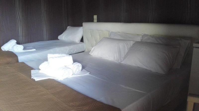 Feevos Hotel Piraeus Buitenkant foto
