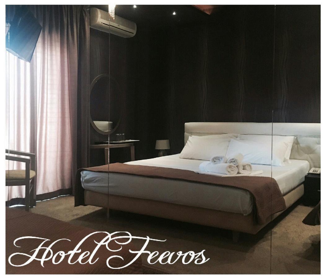 Feevos Hotel Piraeus Buitenkant foto